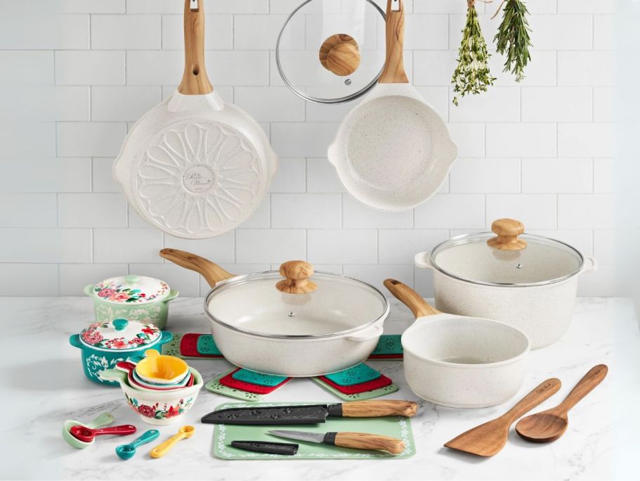 The Pioneer Woman Cookware 30-Piece Set Only $79.88 Shipped on Walmart.online (Reg. $160)