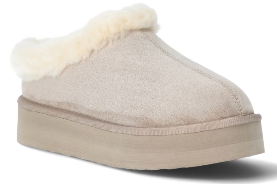 7 Cozy Women’s & Girls Slippers Under $10 on Walmart.online (These Platforms Are Just $5.99!)