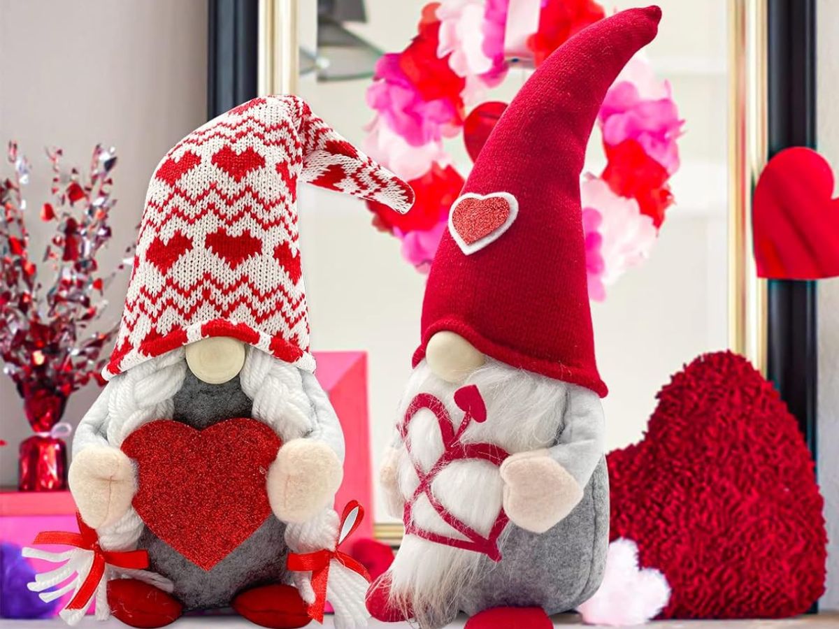 Valentine’s Gnomes 2-Piece Set Only $9.49 on Amazon (Regularly $31)