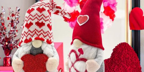 Valentine’s Gnomes 2-Piece Set Only $9.49 on Amazon (Regularly $31)