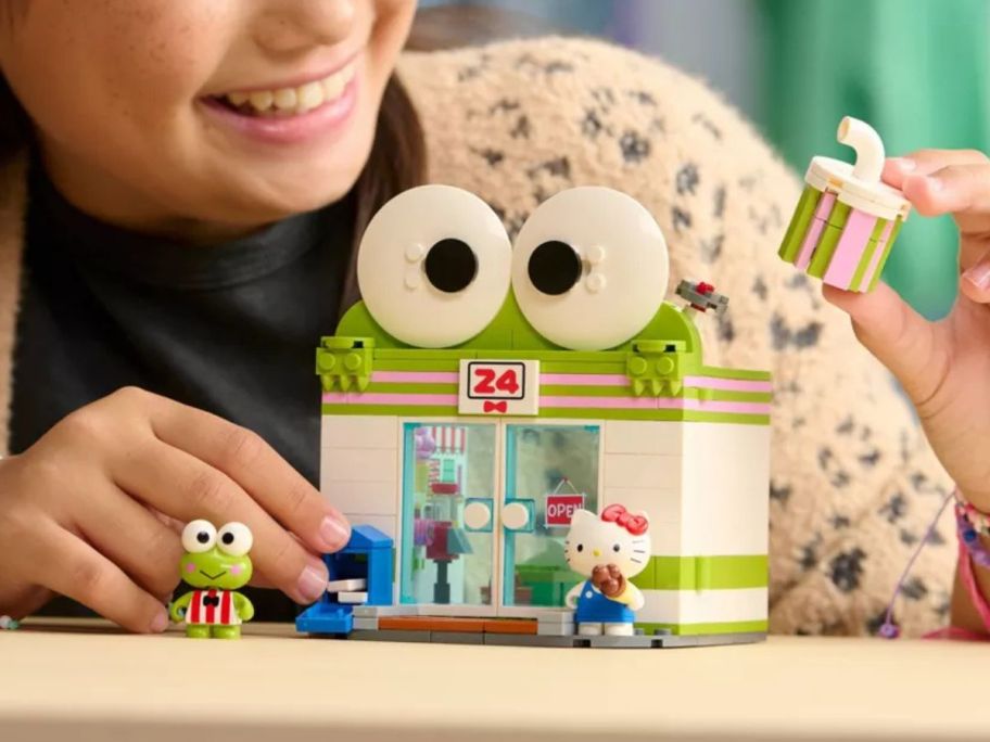 BLDR Hello Kitty Keroppi's Conven Sanrio Medium Building Set