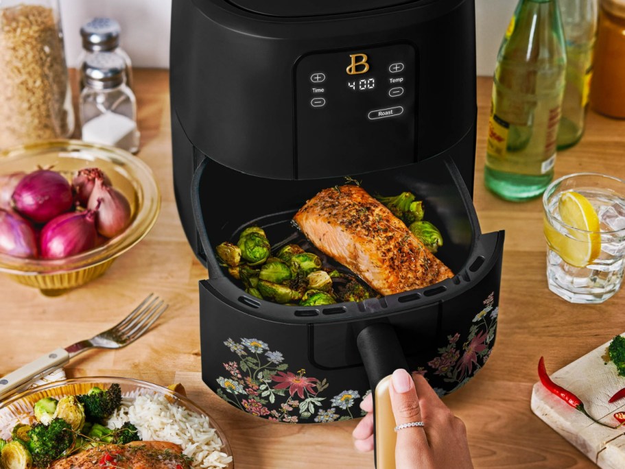 Beautiful by Drew Barrymore Air Fryer Just $26.84 on Walmart.online (Reg. $40)