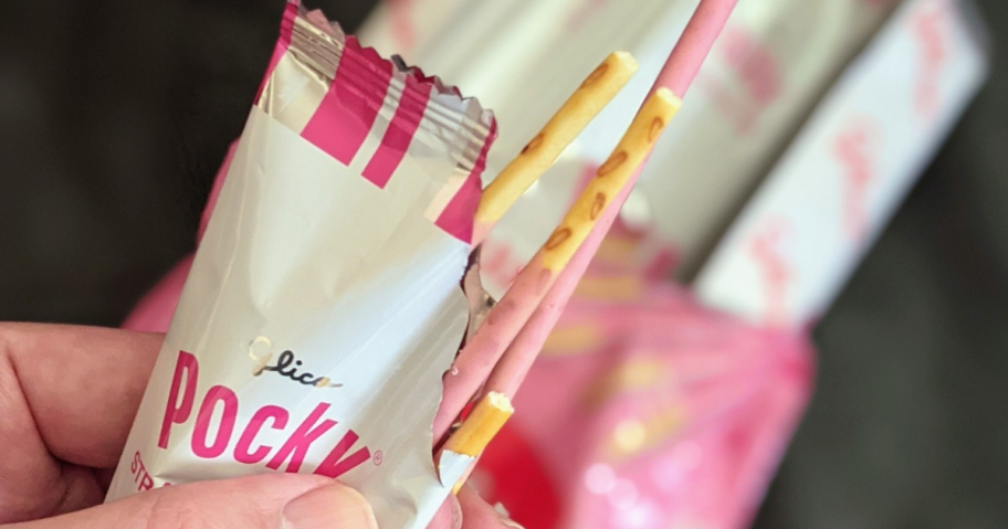 Pocky Strawberry