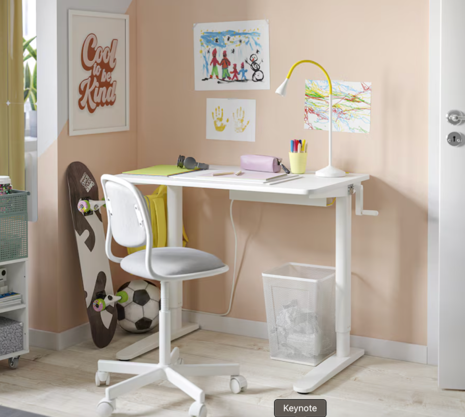 The Relatera IKEA Standing Desk with manual crank in a girl's room