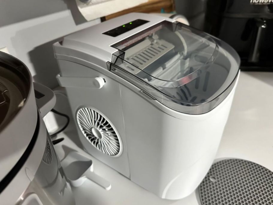 Countertop Ice Maker Only $63.99 Shipped on Wayfair.online (Reg. $150)