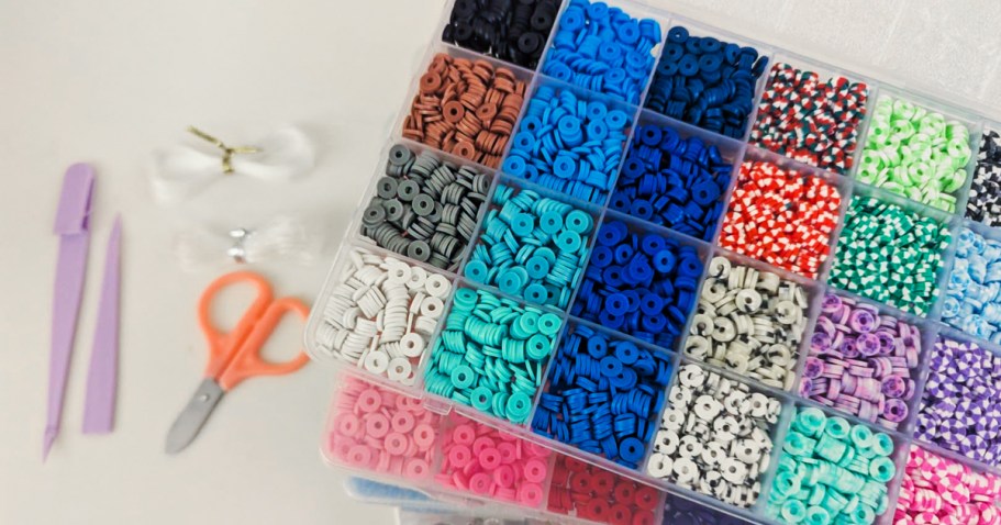 HUGE 5,000-Piece Bracelet Making Kit Only $4 on Amazon