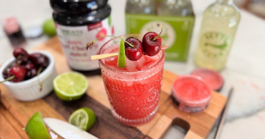 cherry lime mocktail with cherry garnish (1)