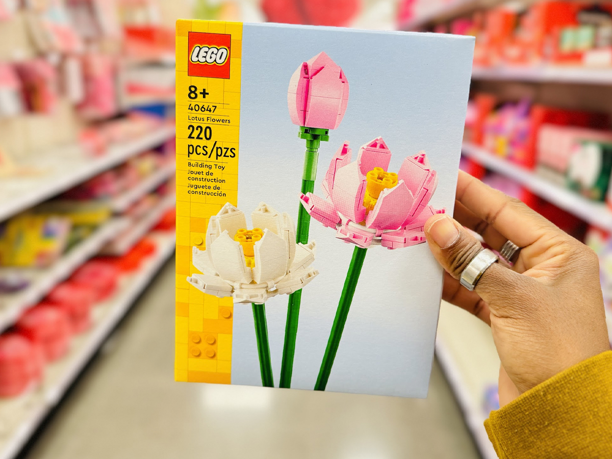 Up to 55% Off LEGO Flowers on Amazon (Mother’s Day Gift That Lasts Forever!)
