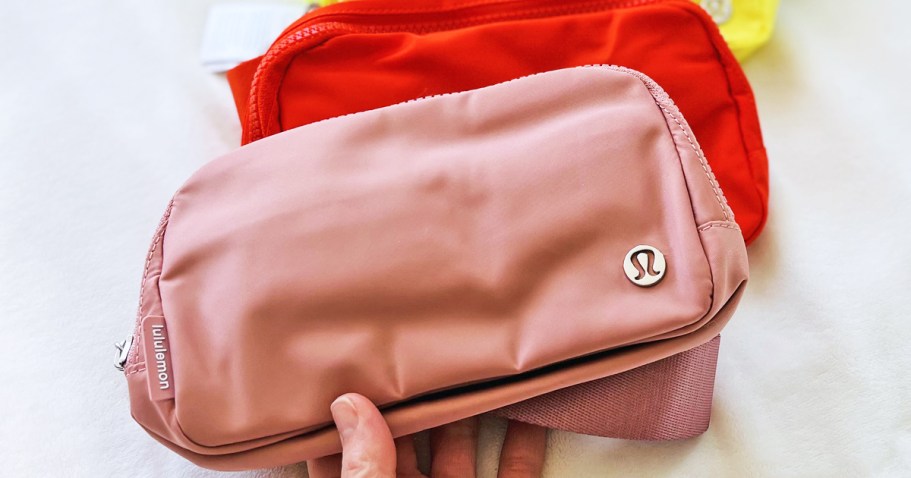 Up to 55% Off lululemon Bags + Free Shipping – Belt Bags ONLY $29 Shipped!