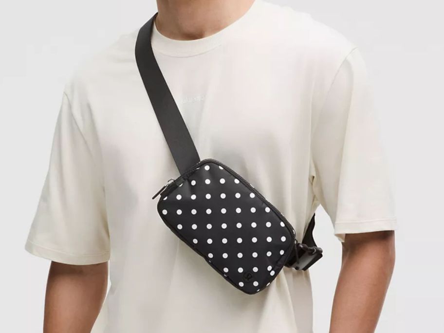 man wearing lululemon Everywhere Belt Bag 1L Polka Dot