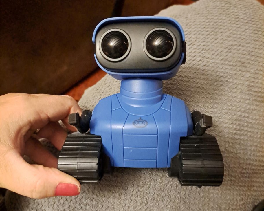 Rechargeable Remote Control Robot Just $12.95 on Amazon | Talks, Sings, Dances, & More