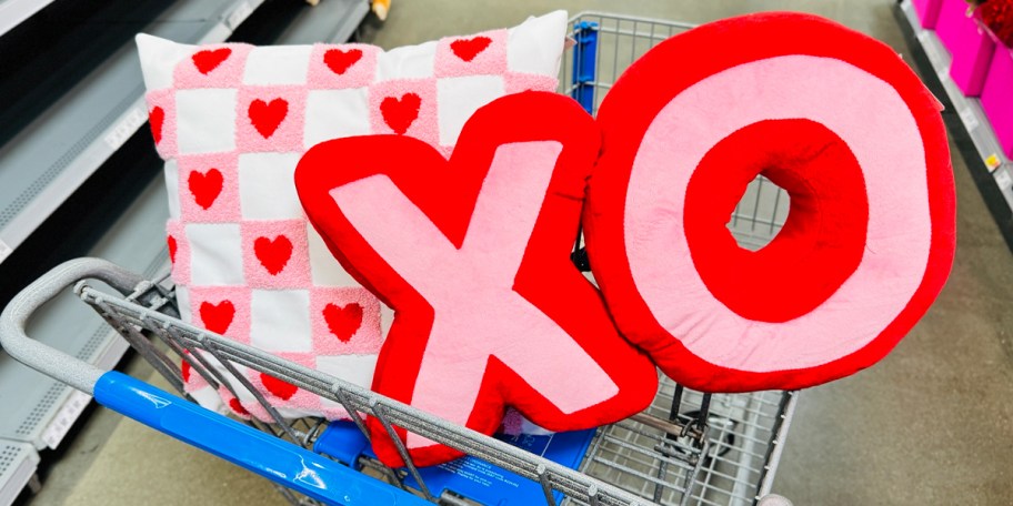 heart and xo pillows in shopping cart 