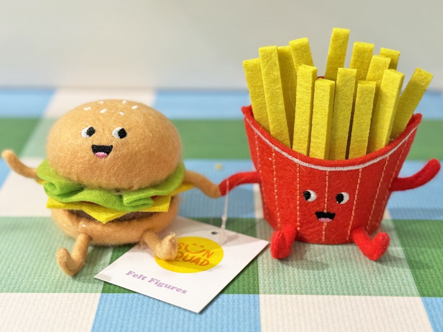 burger and fries flet figures holding hands