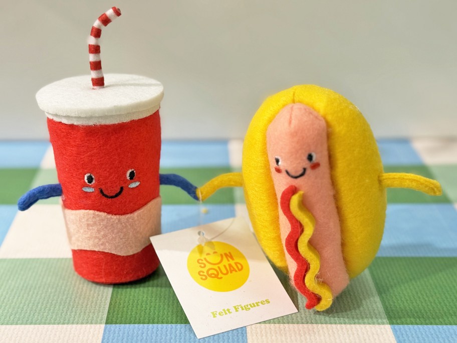 soda and hot dog felt figures holding hands