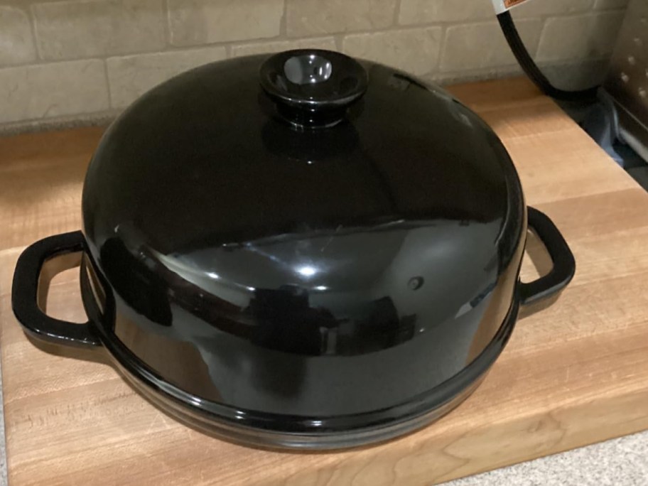 black bread oven with lid