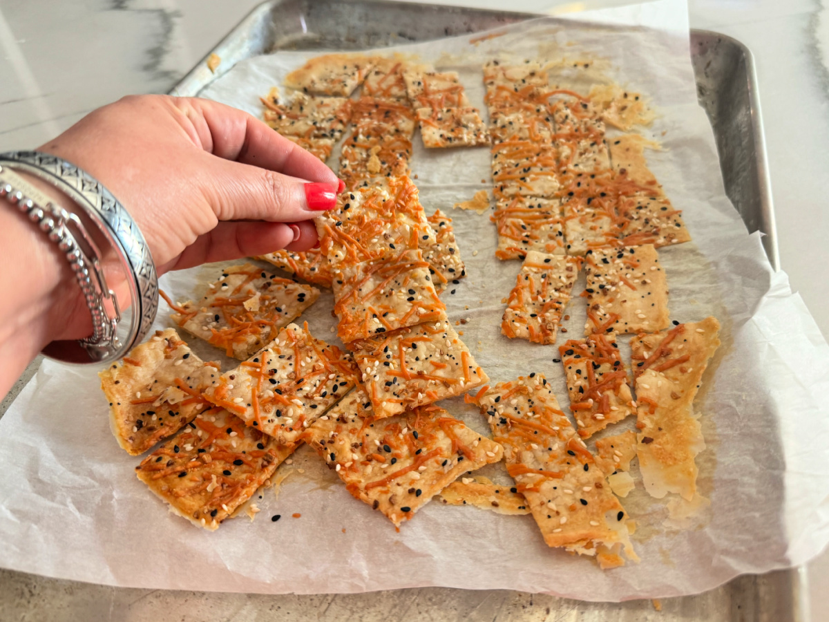 Bake Crunchy Sourdough Discard Crackers the Easy Way!