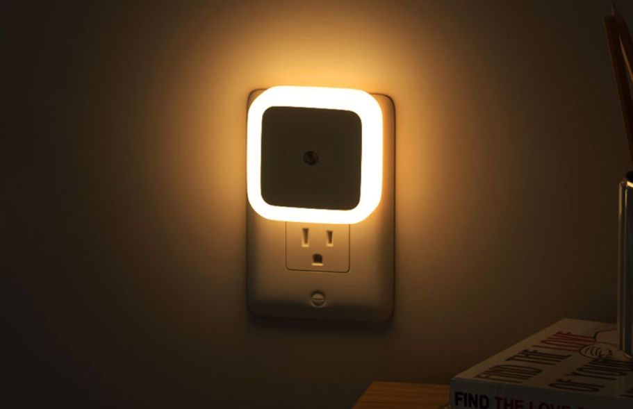 LED Nightlight w/ Smart Sensor 8-Pack Only $8.49 on Amazon (Reg. $11)