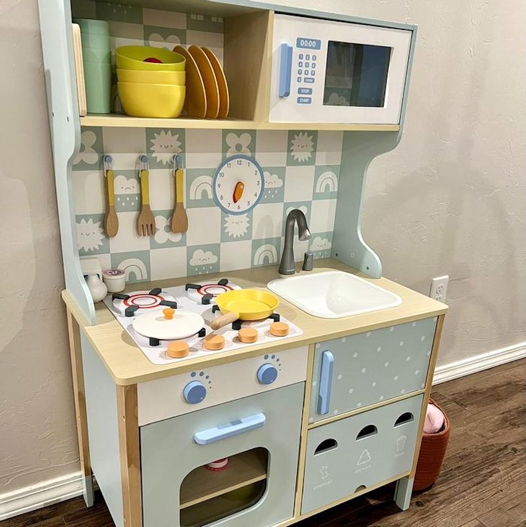 Play kitchen