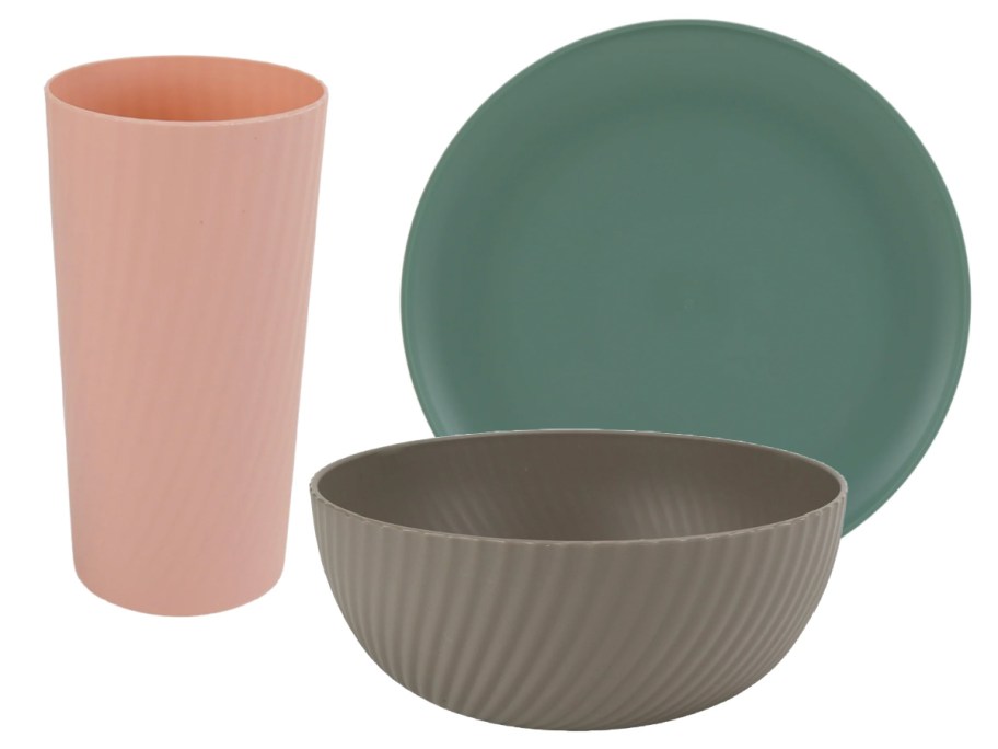 plastic bowl plate and cup