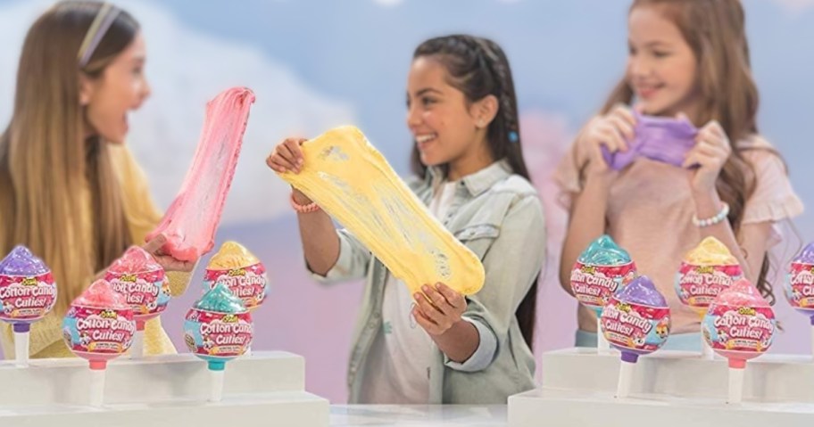 girls playing with Zuru Oosh Cotton Candy Slime