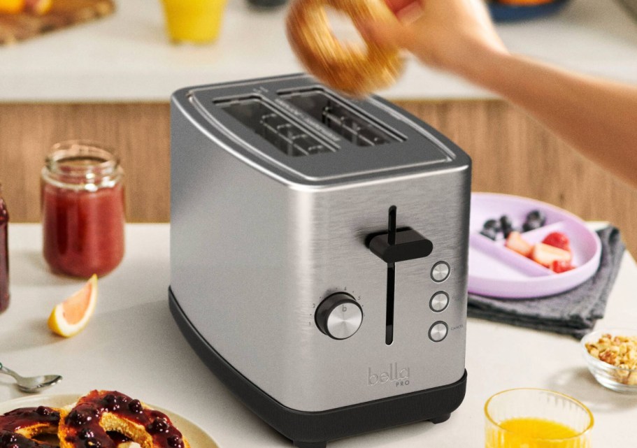 Bella Toaster Just $19.99 Shipped on BestBuy.online (Reg. $50) | Extra Wide Slots + Bagel Settings