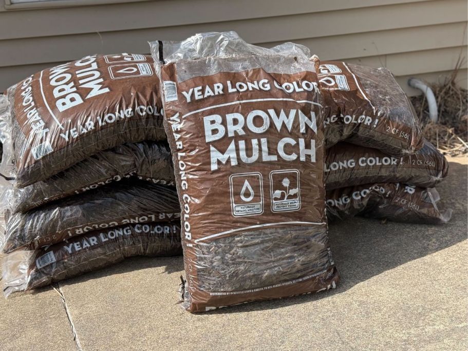 Mulch Bags Just $2.47 on Walmart.online | Choose from 3 Colors!