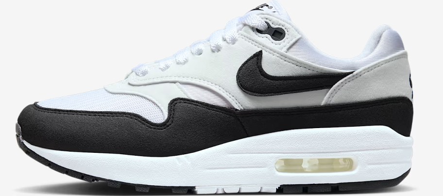 nike black and gray shoe 