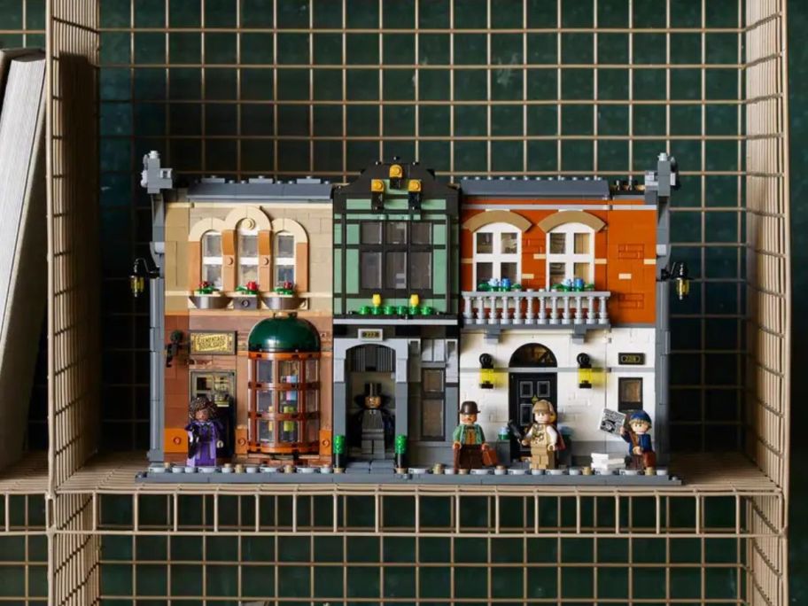 LEGO Icons Sherlock Holmes: Book Nook