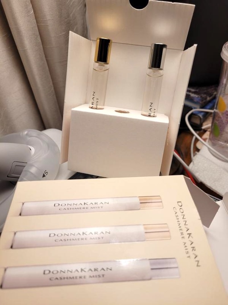  Donna Karan Cashmere Mist Sets