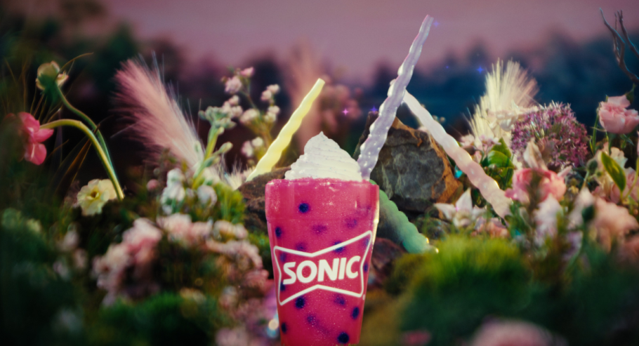 FREE Unicorn Horn Straw w/ Purchase of a Unicorn Dreams Slush