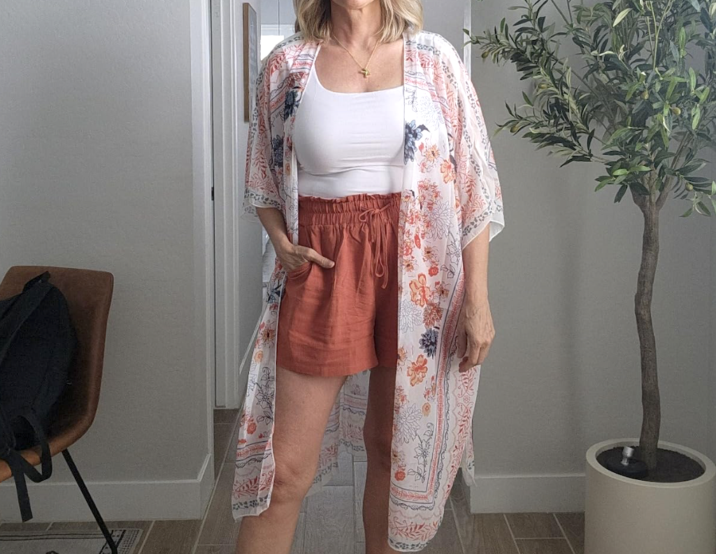 woman wearing kimono 