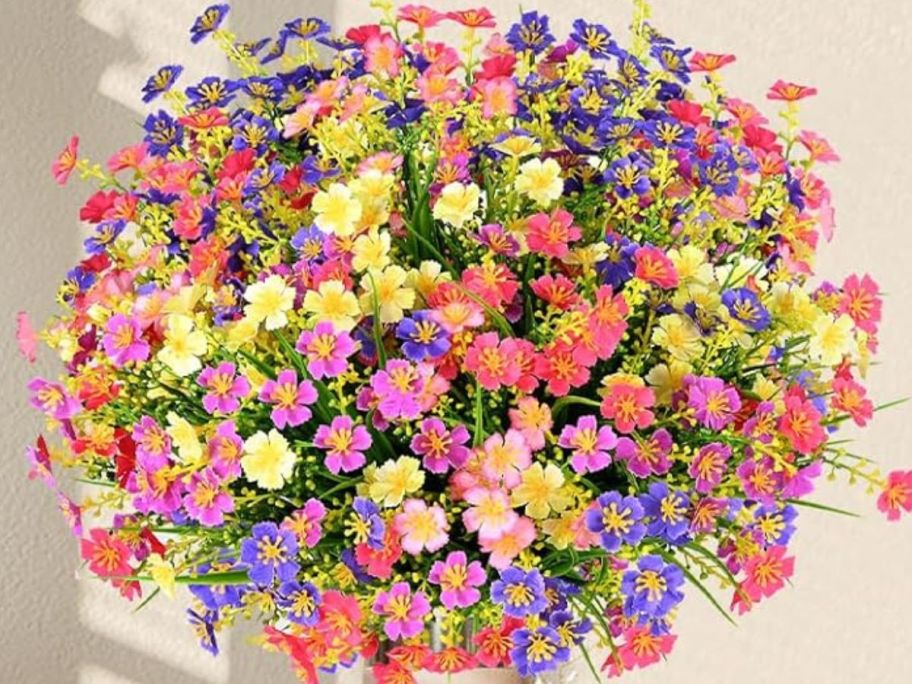 Trytuny Artificial Flowers in a vase