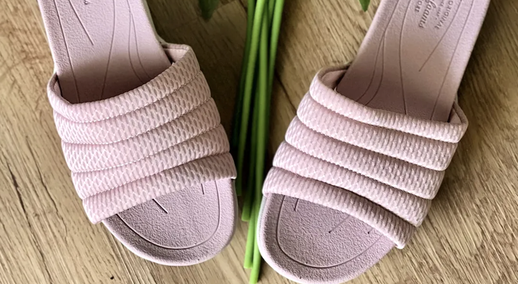 Dearfoams Women’s Slides Only $16.99 Shipped (Reg. $50)